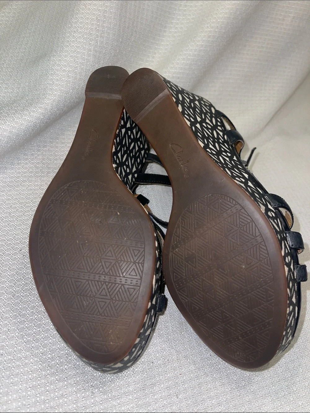 Clarks Artisan Amelia Avery Black Leather Patterned Wedge Sandals 7.5